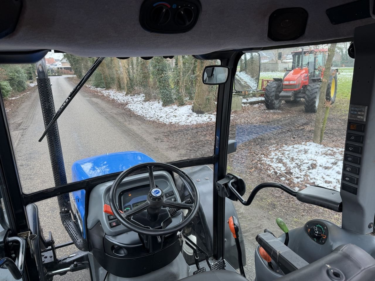 Traktor du type New Holland TN70DA, Gebrauchtmaschine en Rossum (Photo 8)