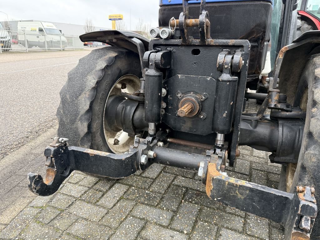 Traktor des Typs New Holland TN95NA Smalspoortrekker, Gebrauchtmaschine in BOEKEL (Bild 7)