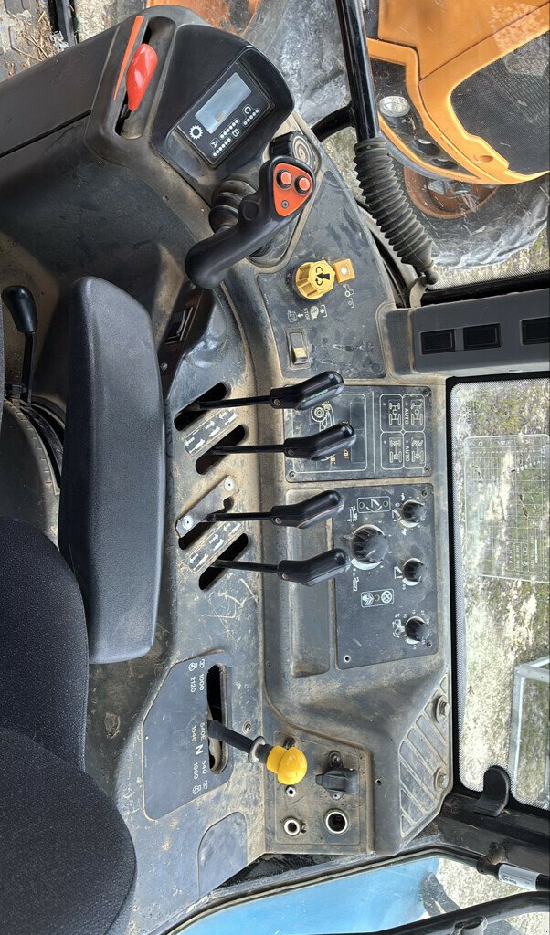 Traktor des Typs New Holland TRACTEUR 8360, Gebrauchtmaschine in SAINT ANDIOL (Bild 10)