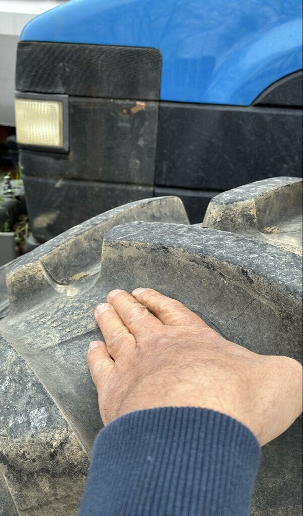 Traktor des Typs New Holland TRACTEUR 8360, Gebrauchtmaschine in SAINT ANDIOL (Bild 4)