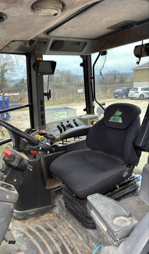 Traktor des Typs New Holland TRACTEUR 8360, Gebrauchtmaschine in SAINT ANDIOL (Bild 9)