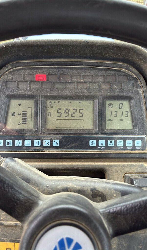 Traktor des Typs New Holland TRACTEUR 8360, Gebrauchtmaschine in SAINT ANDIOL (Bild 7)