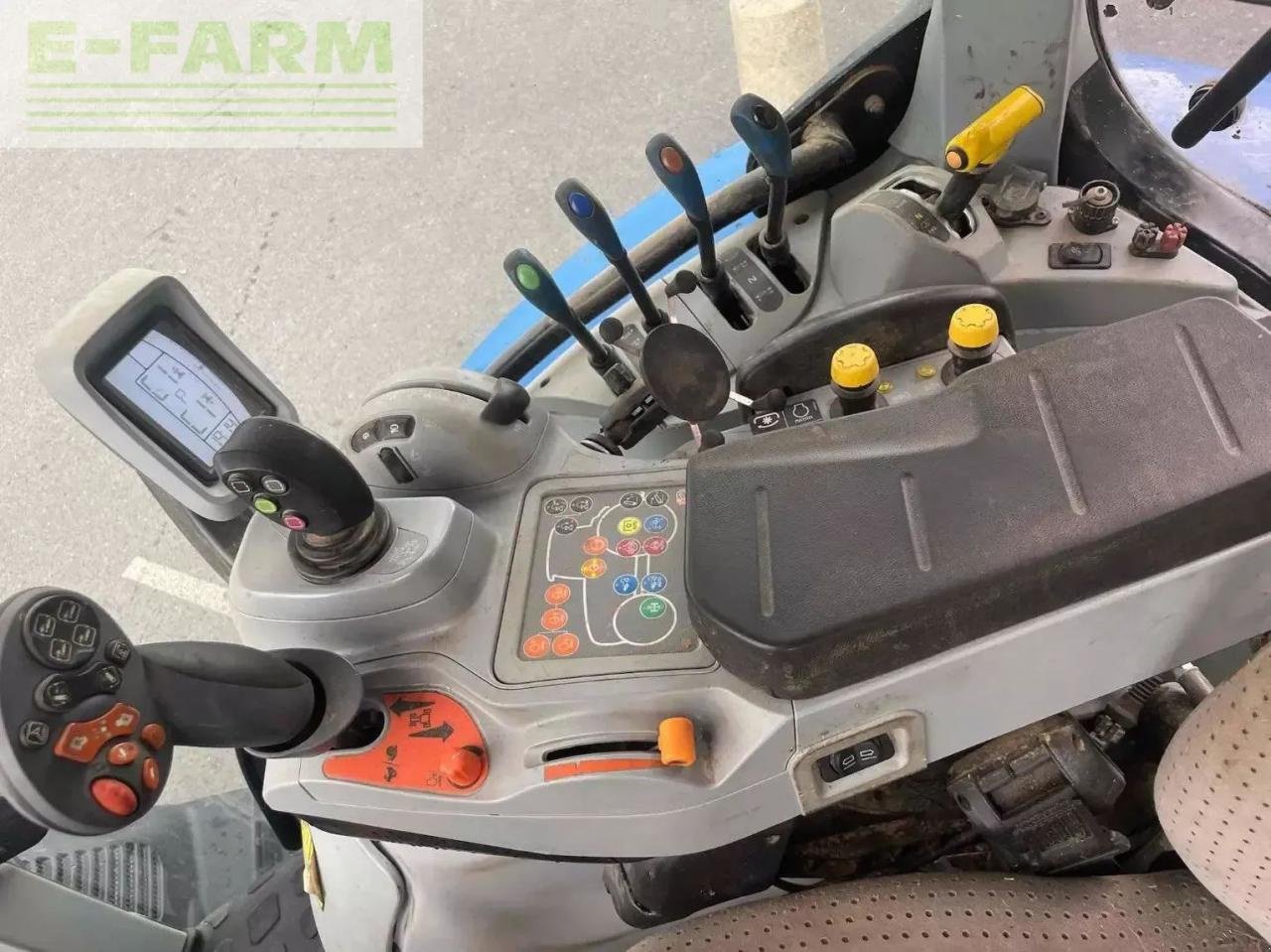 Traktor типа New Holland tracteur agricole t6.165 dynamic command new holla, Gebrauchtmaschine в ST CLAIR SUR ELLE (Фотография 5)