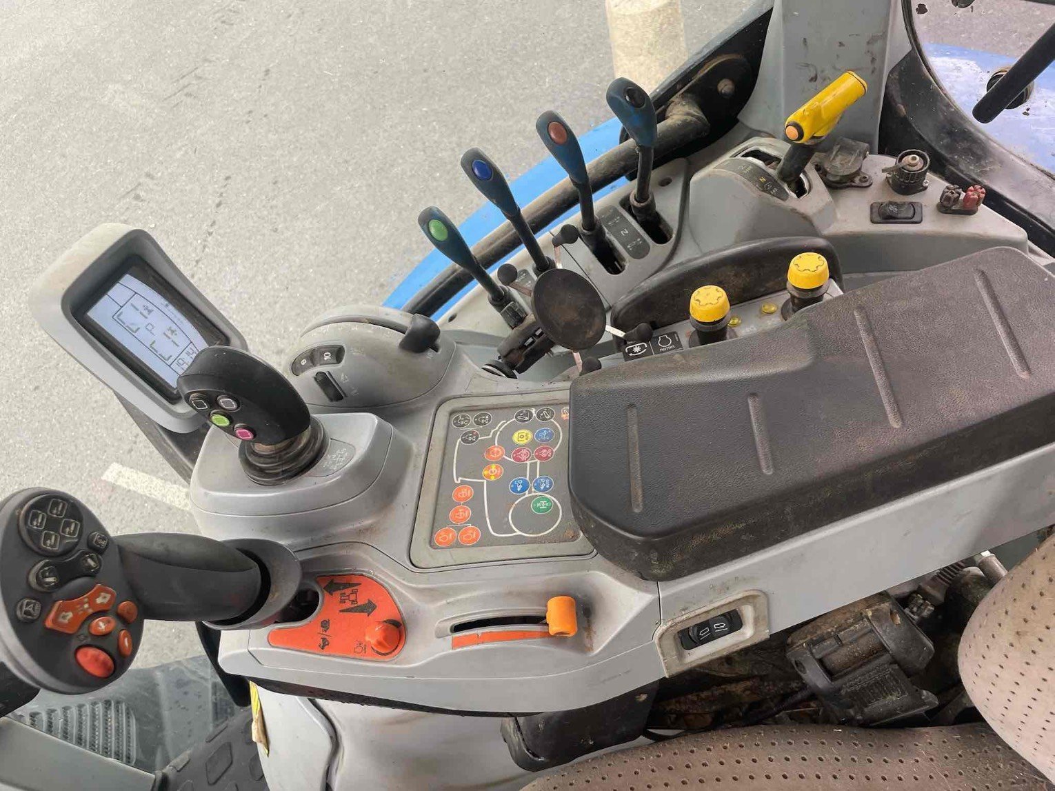 Traktor za tip New Holland Tracteur agricole T6.165 DYNAMIC COMMAND New Holla, Gebrauchtmaschine u SAINT CLAIR SUR ELLE (Slika 11)