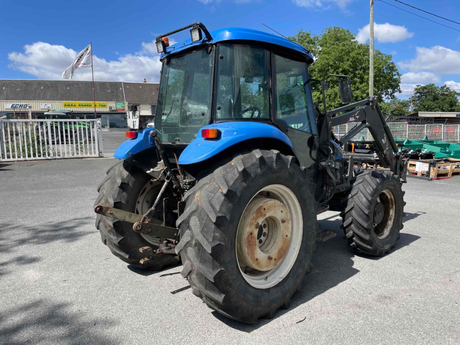 Traktor des Typs New Holland Tracteur agricole TD85D New Holland, Gebrauchtmaschine in LA SOUTERRAINE (Bild 5)