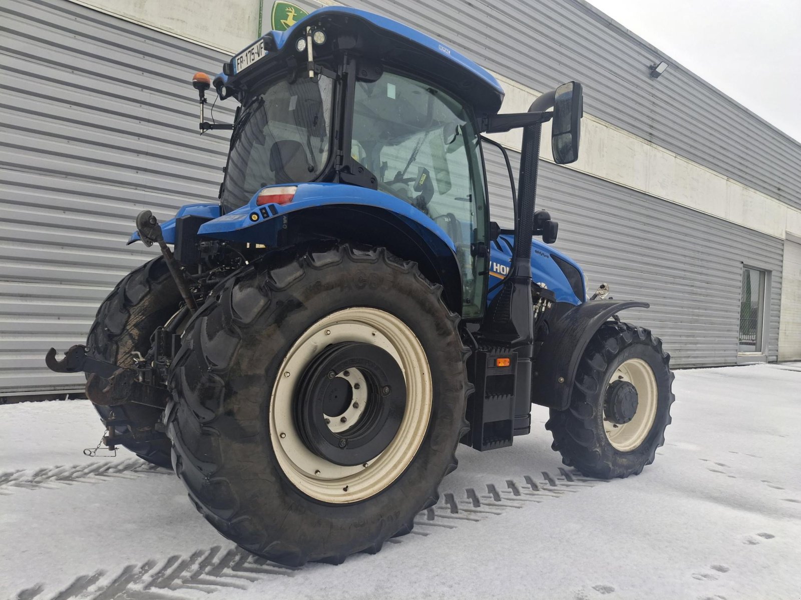 Traktor des Typs New Holland TRACTEUR OCC, Gebrauchtmaschine in Les Touches (Bild 4)