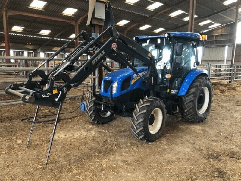Traktor des Typs New Holland TRACTEUR T4 75, Gebrauchtmaschine in Paray-le-monial (Bild 1)