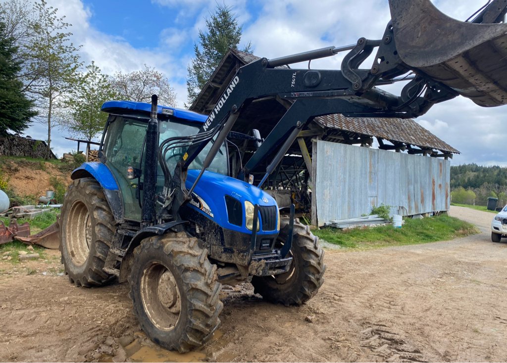 Traktor Türe ait New Holland TS 100 A, Gebrauchtmaschine içinde UZERCHE (resim 1)