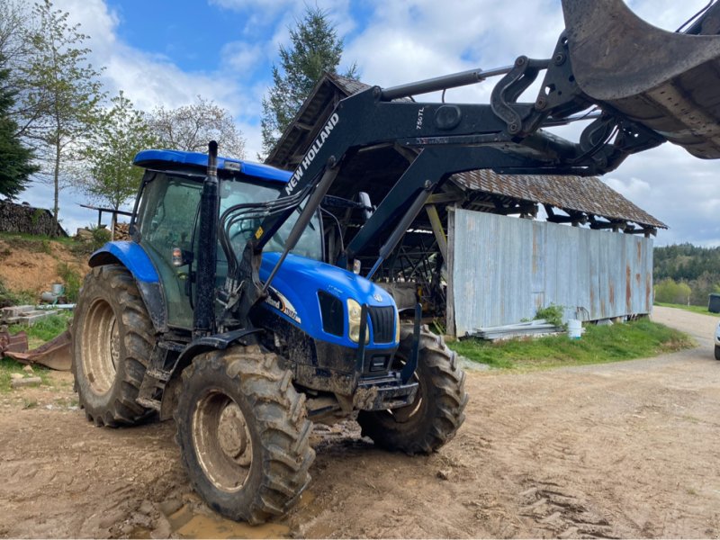Traktor des Typs New Holland TS 100 A, Gebrauchtmaschine in UZERCHE (Bild 1)