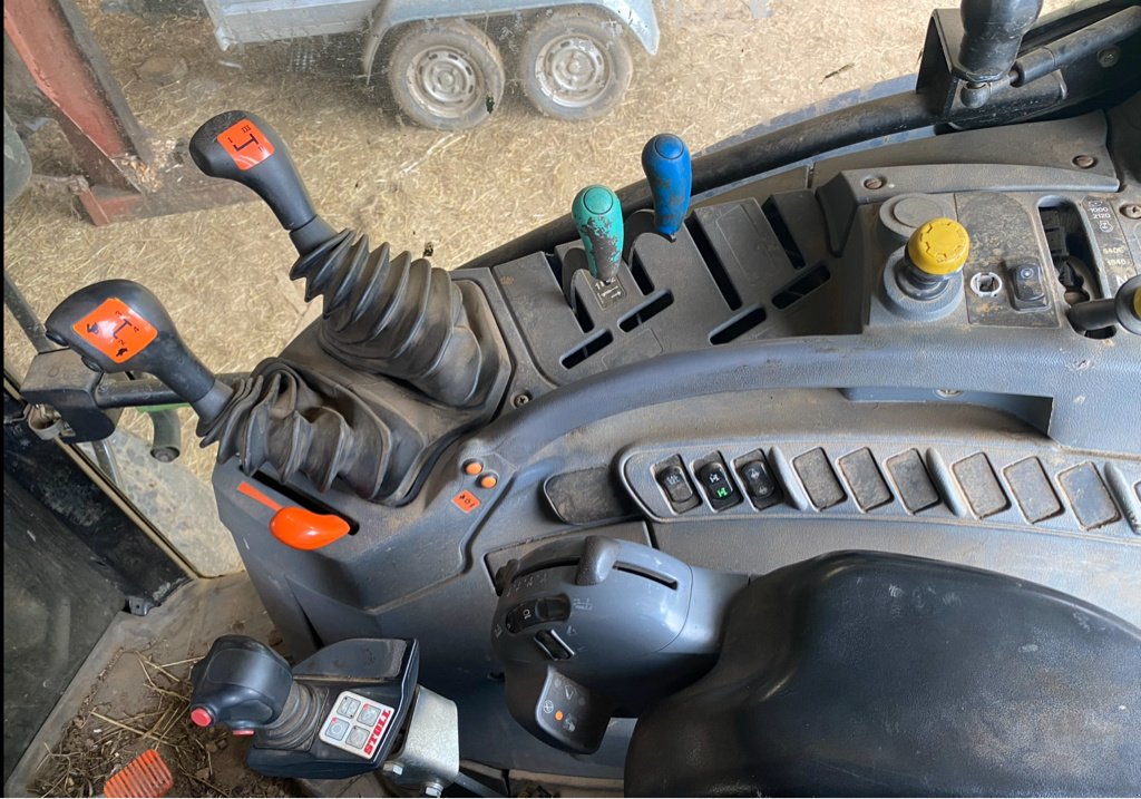 Traktor Türe ait New Holland TS 100 A, Gebrauchtmaschine içinde UZERCHE (resim 7)