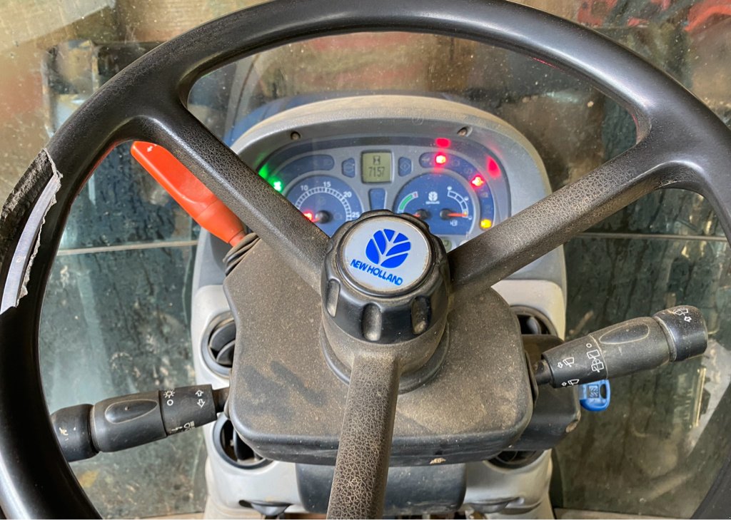 Traktor Türe ait New Holland TS 100 A, Gebrauchtmaschine içinde UZERCHE (resim 9)