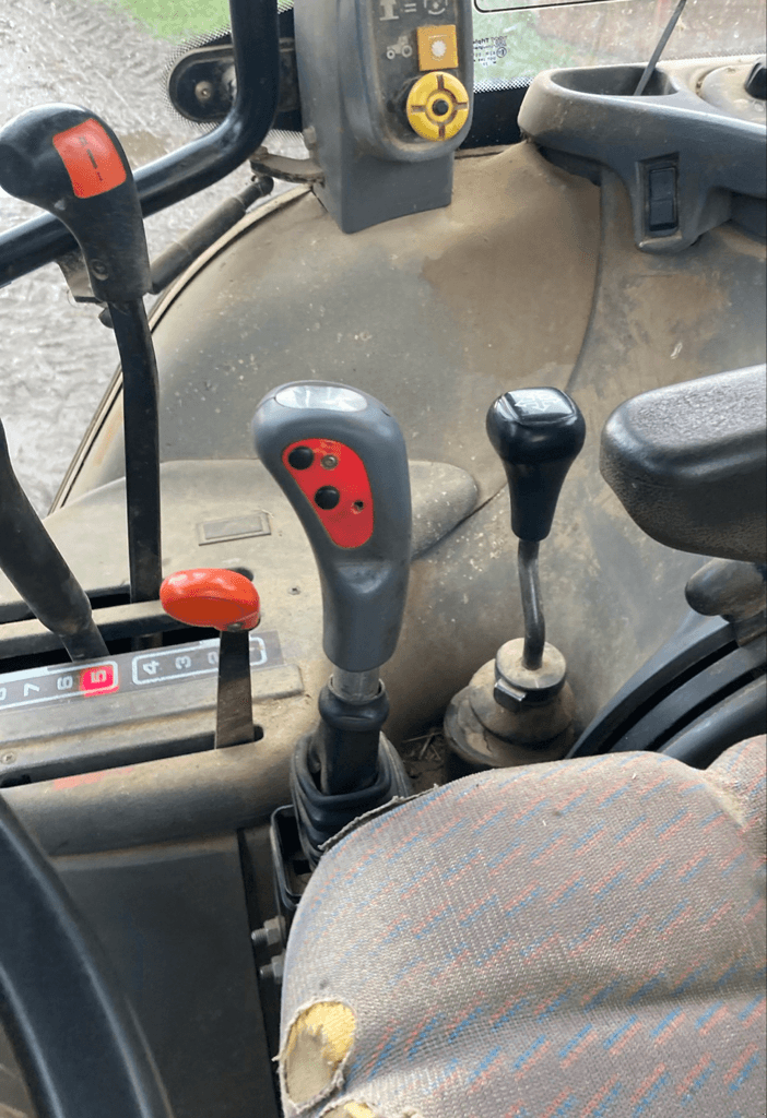 Traktor типа New Holland TS 100 ELECTRO, Gebrauchtmaschine в CONDE SUR VIRE (Фотография 7)