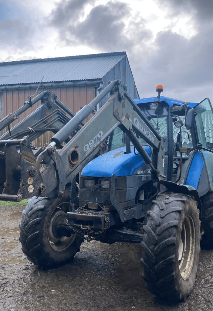 Traktor типа New Holland TS 100 ELECTRO, Gebrauchtmaschine в CONDE SUR VIRE (Фотография 1)