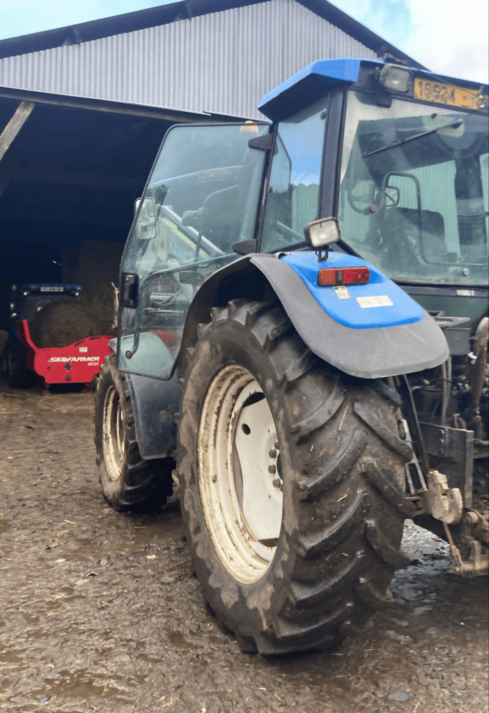 Traktor типа New Holland TS 100 ELECTRO, Gebrauchtmaschine в CONDE SUR VIRE (Фотография 2)
