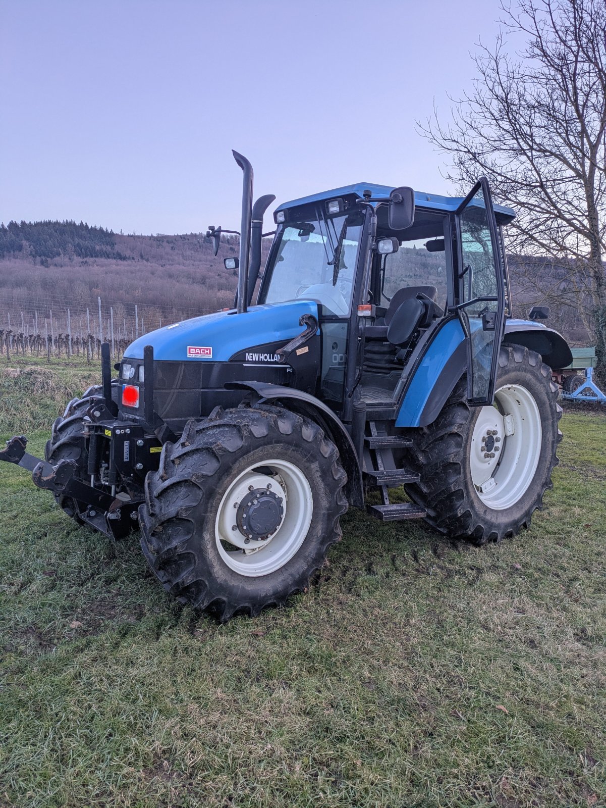 Traktor типа New Holland TS 100, Gebrauchtmaschine в Meißenheim  (Фотография 1)