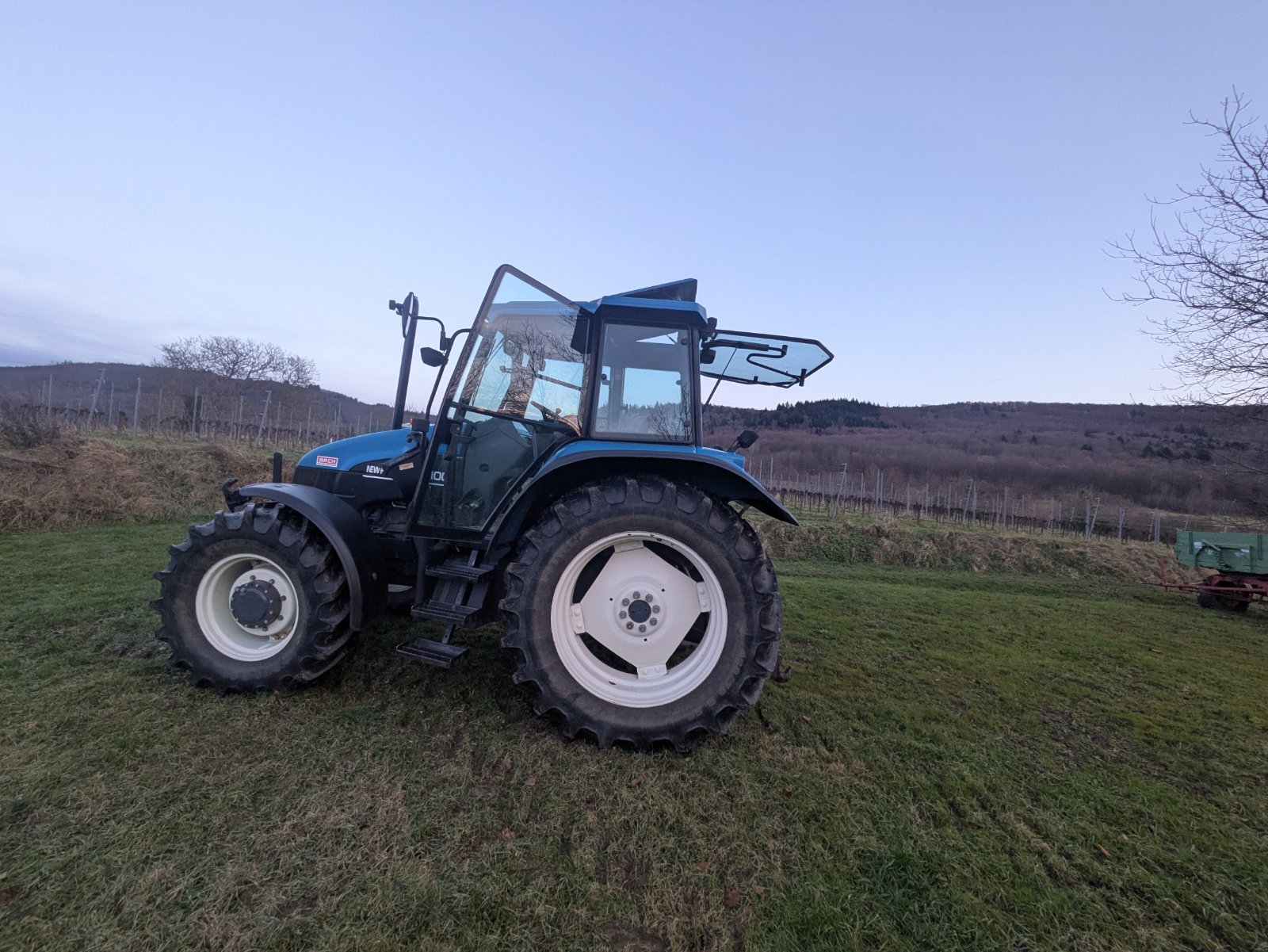Traktor типа New Holland TS 100, Gebrauchtmaschine в Meißenheim  (Фотография 5)