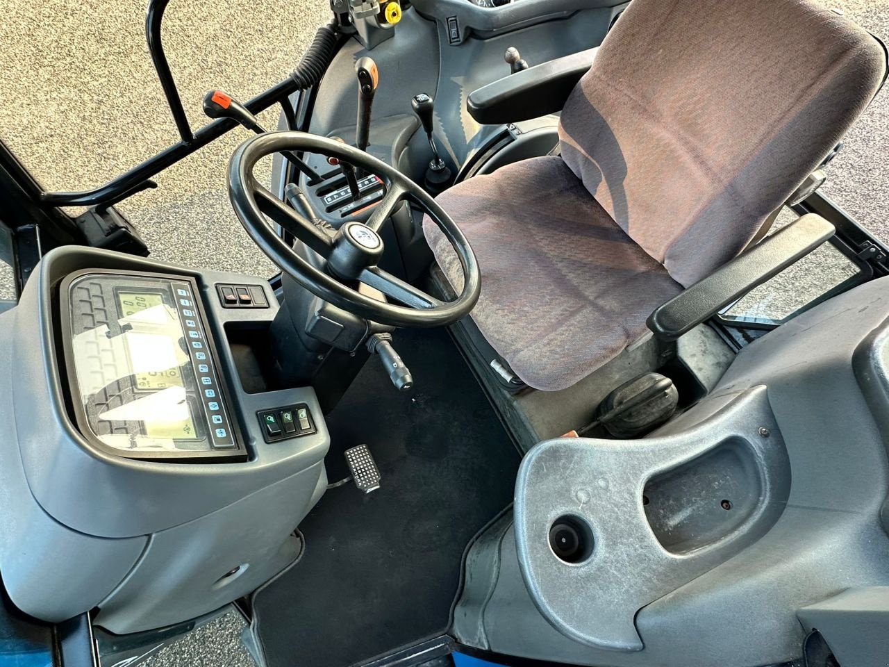 Traktor du type New Holland TS 110, Gebrauchtmaschine en Linde (dr) (Photo 4)