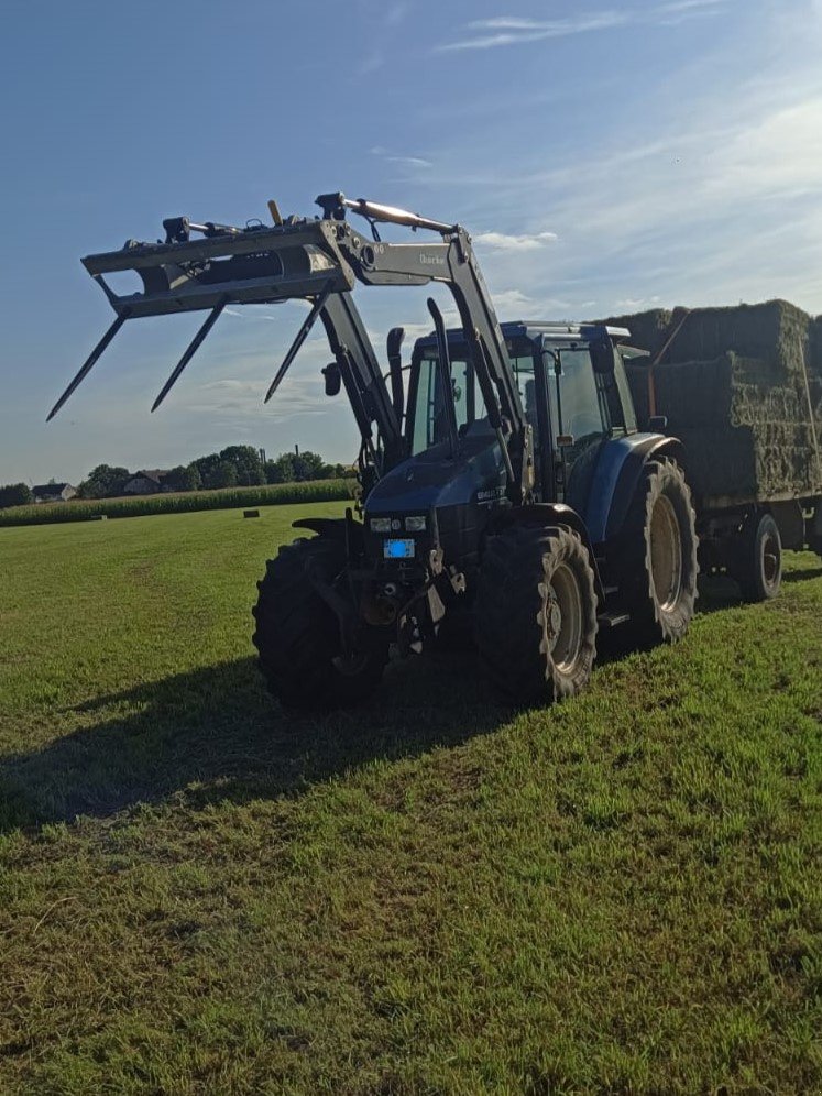 Traktor des Typs New Holland TS 110, Gebrauchtmaschine in Memmingen (Bild 1)