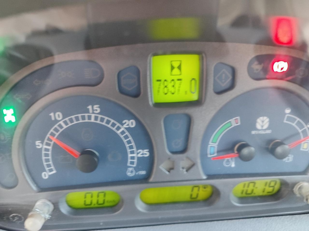 Traktor Türe ait New Holland TS 115 A Plus, Gebrauchtmaschine içinde Rouveen (resim 4)