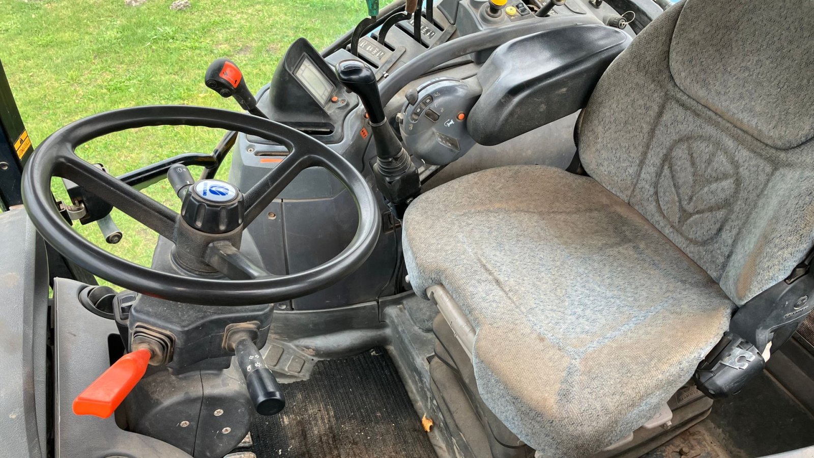 Traktor of the type New Holland TS 115 A, Gebrauchtmaschine in Roskilde (Picture 10)