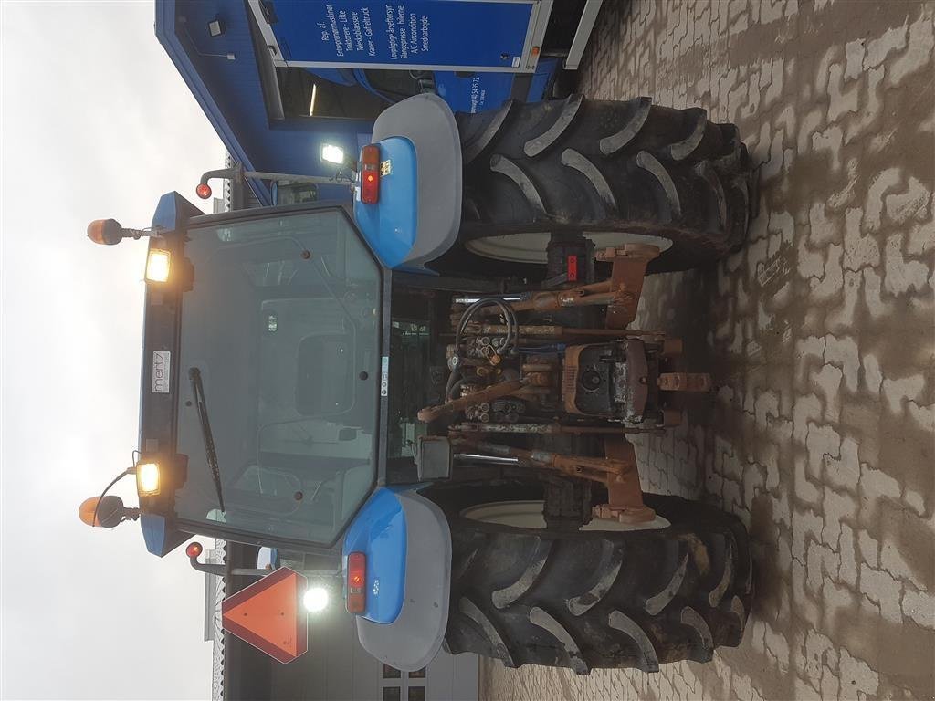 Traktor of the type New Holland TS 115 Frontlift, Gebrauchtmaschine in Skævinge (Picture 4)