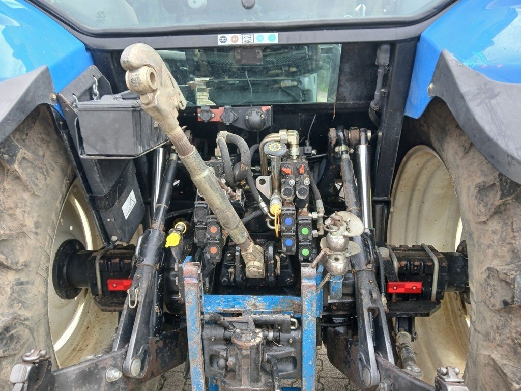 Traktor des Typs New Holland TS 115 Turbo, Gebrauchtmaschine in Brütten (Bild 8)