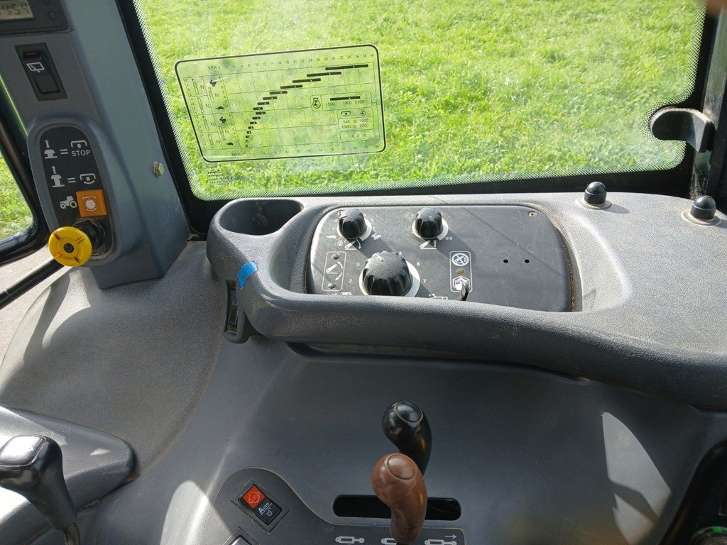 Traktor des Typs New Holland TS 115 Turbo, Gebrauchtmaschine in Brütten (Bild 5)