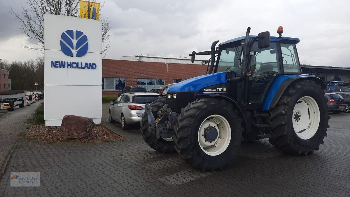 Traktor des Typs New Holland TS 115, Gebrauchtmaschine in Altenberge (Bild 2)