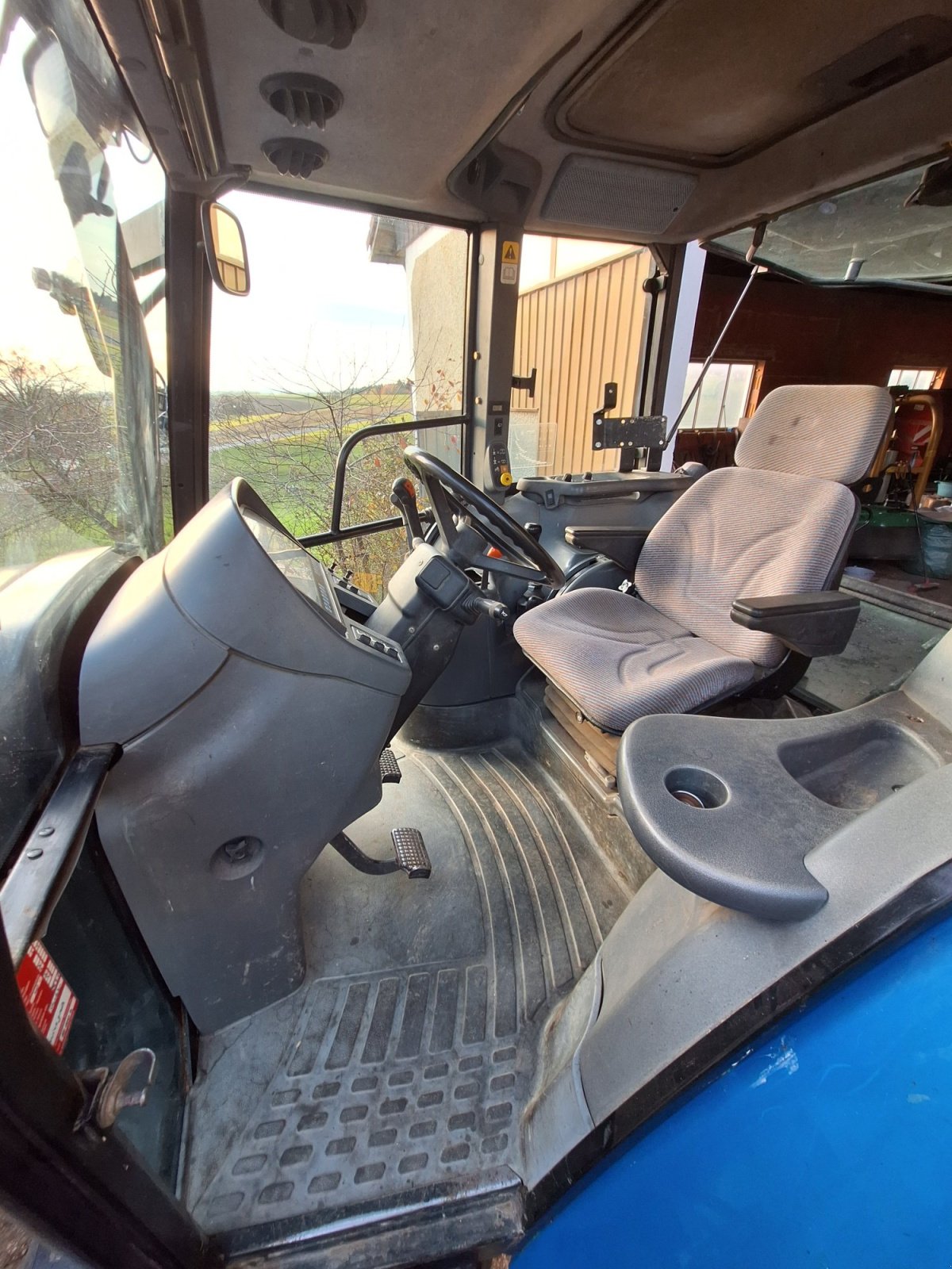 Traktor des Typs New Holland TS 115, Gebrauchtmaschine in Eschenau (Bild 2)