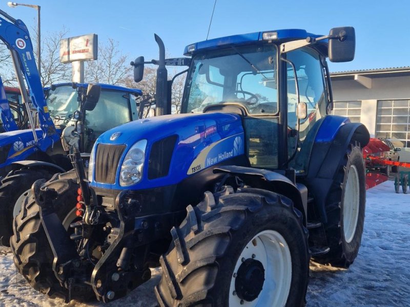 Traktor vrste New Holland TS 135 A, Gebrauchtmaschine v Straubing