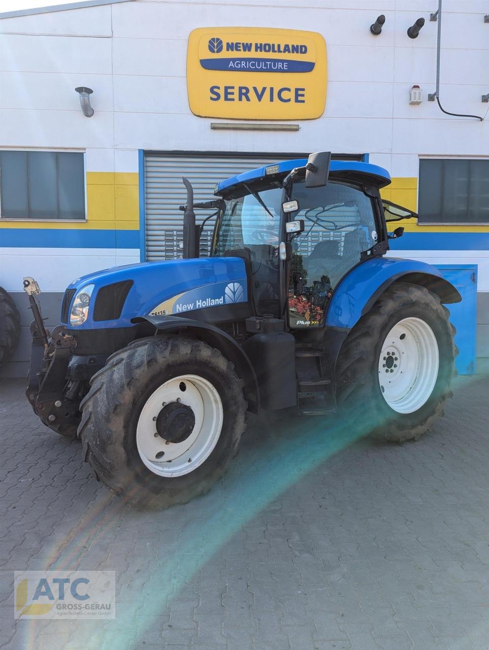 Traktor типа New Holland TS 135A Plus, Gebrauchtmaschine в Groß-Gerau (Фотография 1)