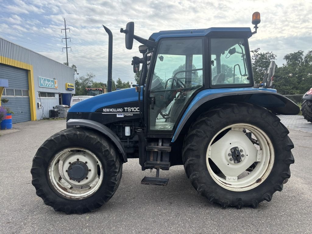 Traktor van het type New Holland TS100, Gebrauchtmaschine in Heerenveen (Foto 2)