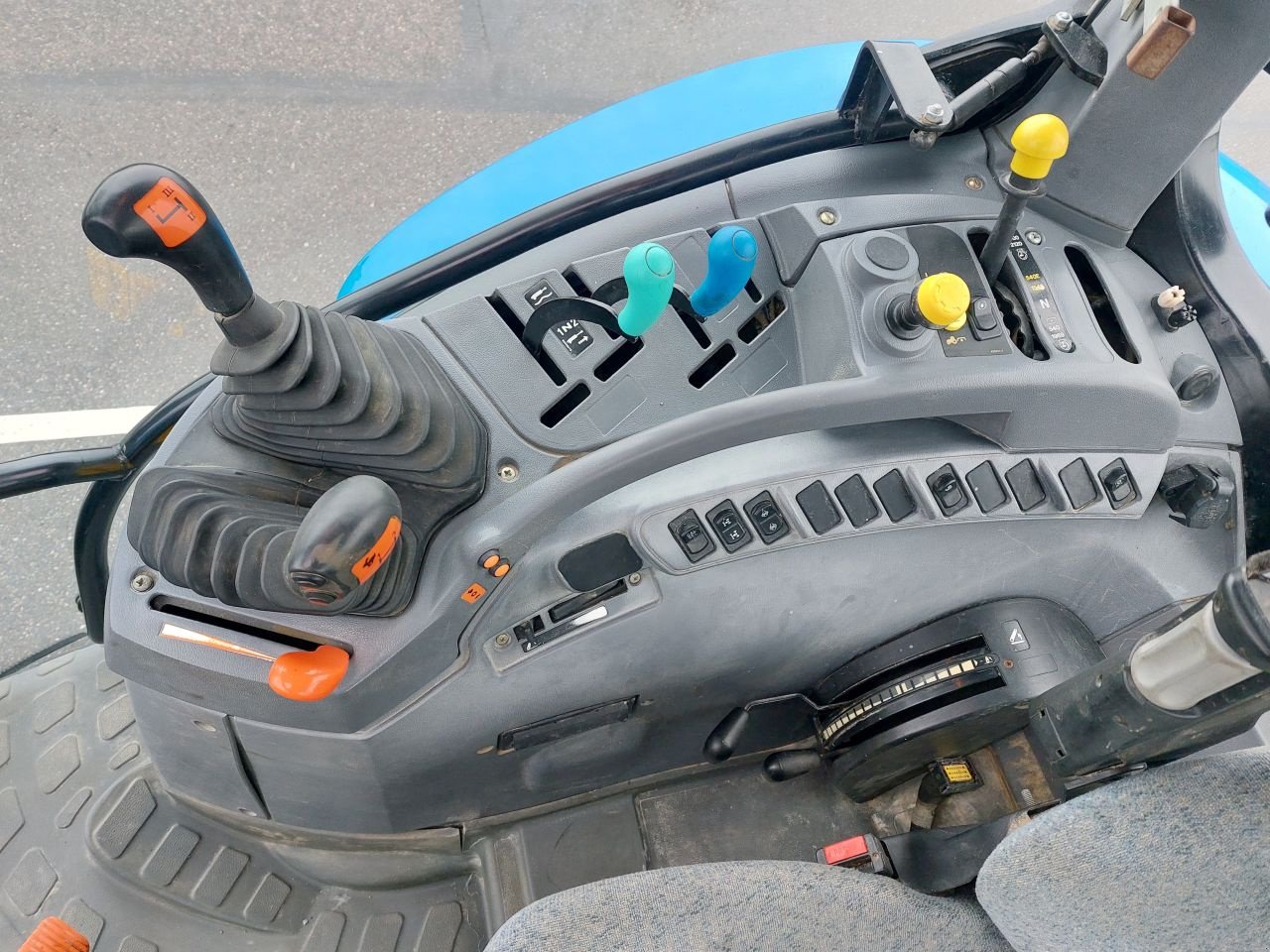 Traktor Türe ait New Holland TS100A, Gebrauchtmaschine içinde Ouderkerk aan den IJssel (resim 8)