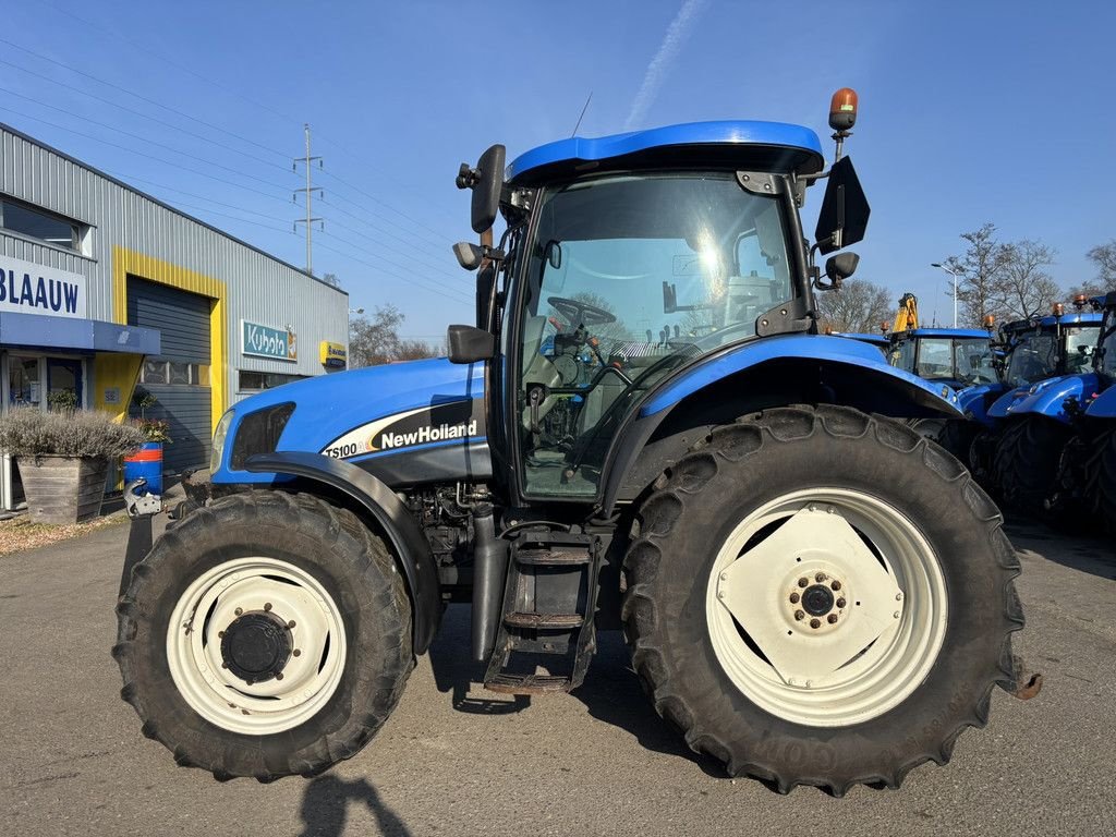 Traktor van het type New Holland TS100A, Gebrauchtmaschine in Heerenveen (Foto 2)