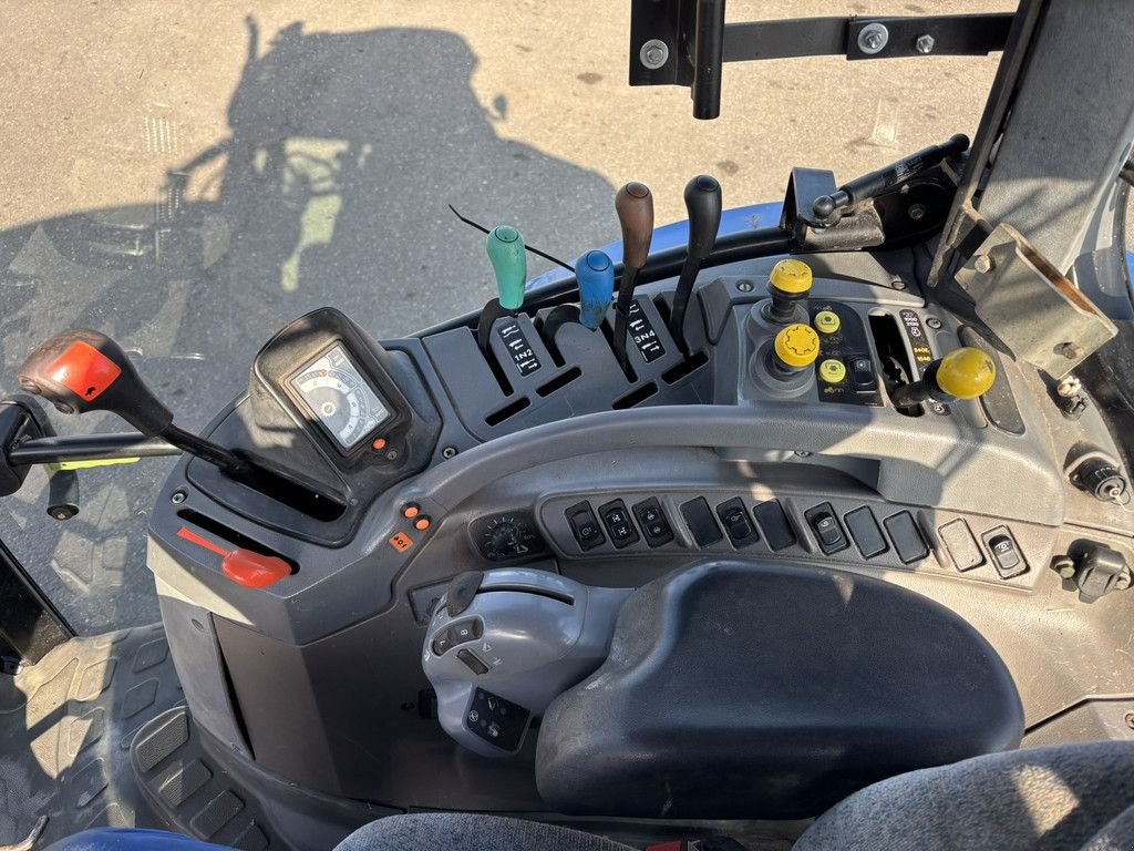 Traktor van het type New Holland TS100A, Gebrauchtmaschine in Heerenveen (Foto 8)