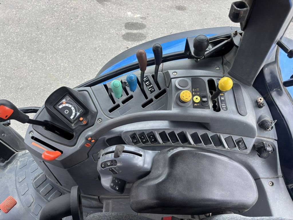 Traktor van het type New Holland TS100A, Gebrauchtmaschine in Heerenveen (Foto 7)