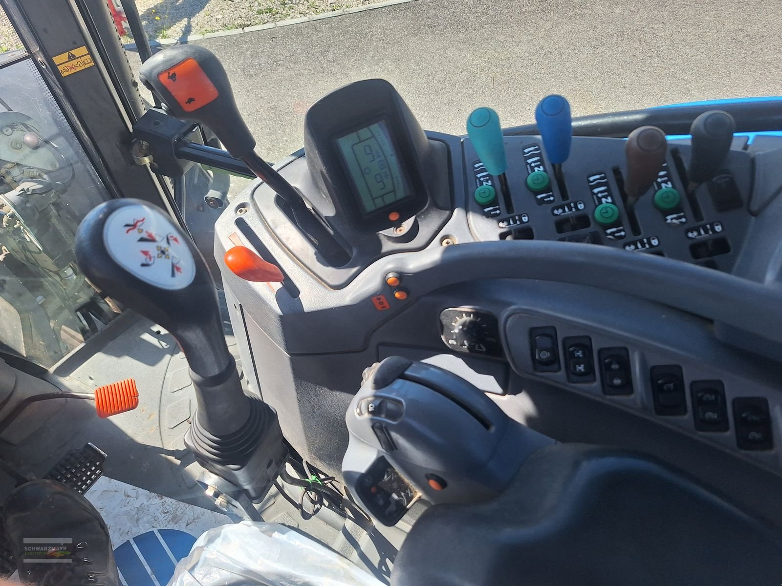 Traktor of the type New Holland TS110A, Gebrauchtmaschine in Gampern (Picture 21)