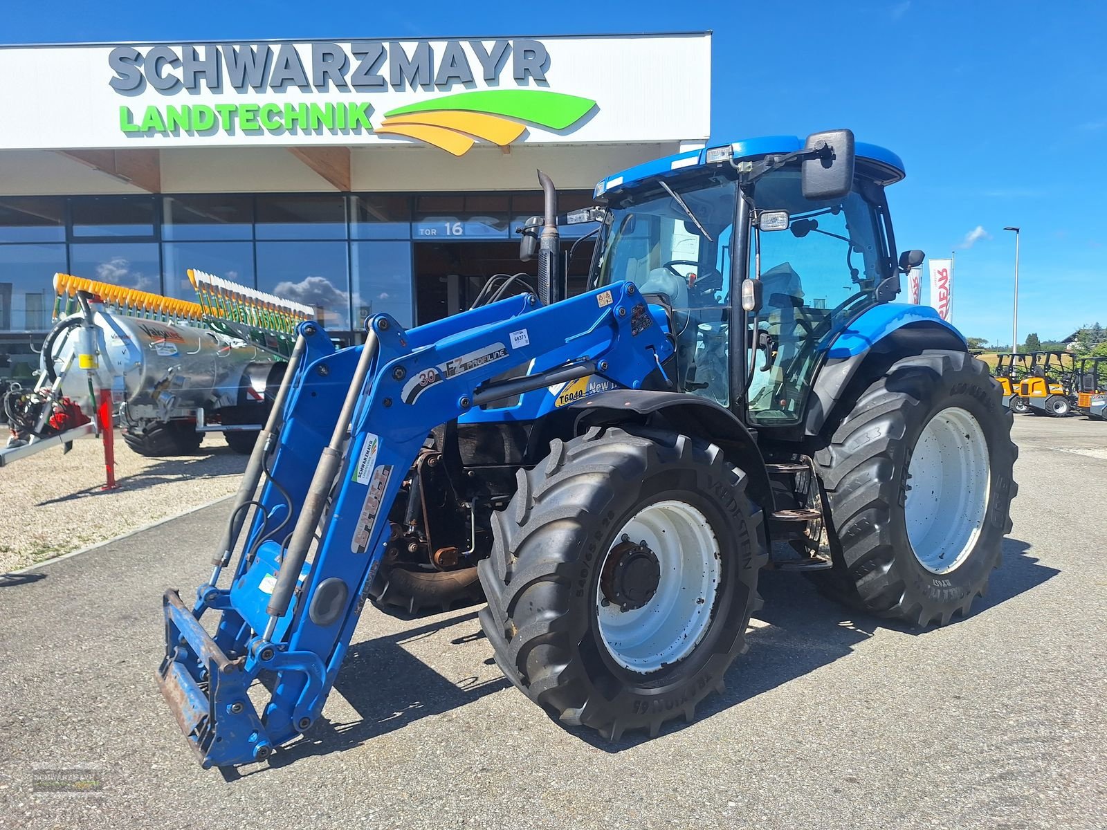 Traktor of the type New Holland TS110A, Gebrauchtmaschine in Gampern (Picture 1)