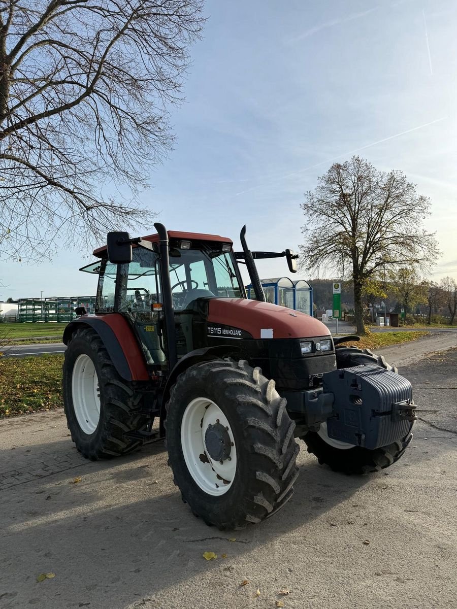 Traktor du type New Holland TS.115, Gebrauchtmaschine en Nieheim Kreis Höxter (Photo 1)