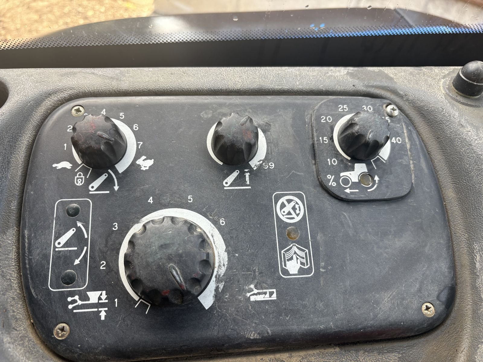 Traktor typu New Holland TS115, Gebrauchtmaschine w Pischelsdorf am Engelbach (Zdjęcie 15)