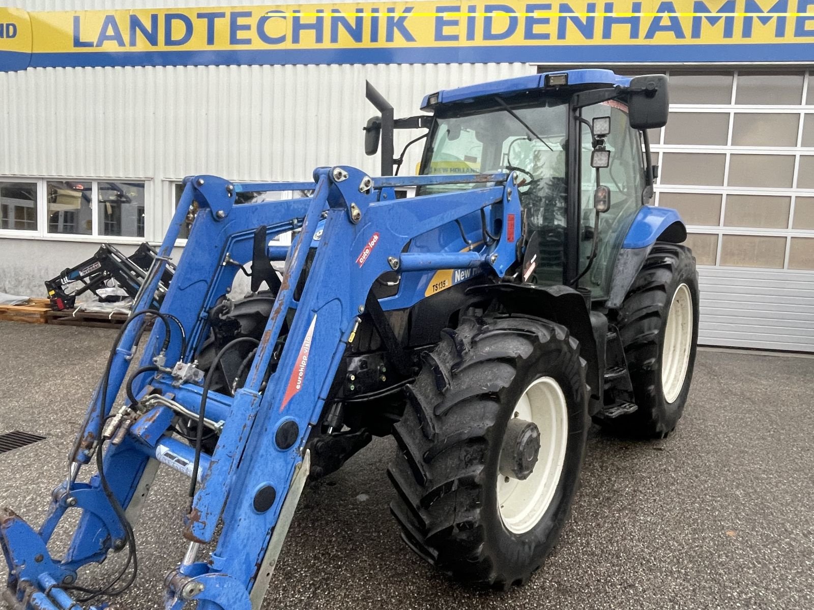 Traktor tipa New Holland TS135A, Gebrauchtmaschine u Burgkirchen (Slika 1)
