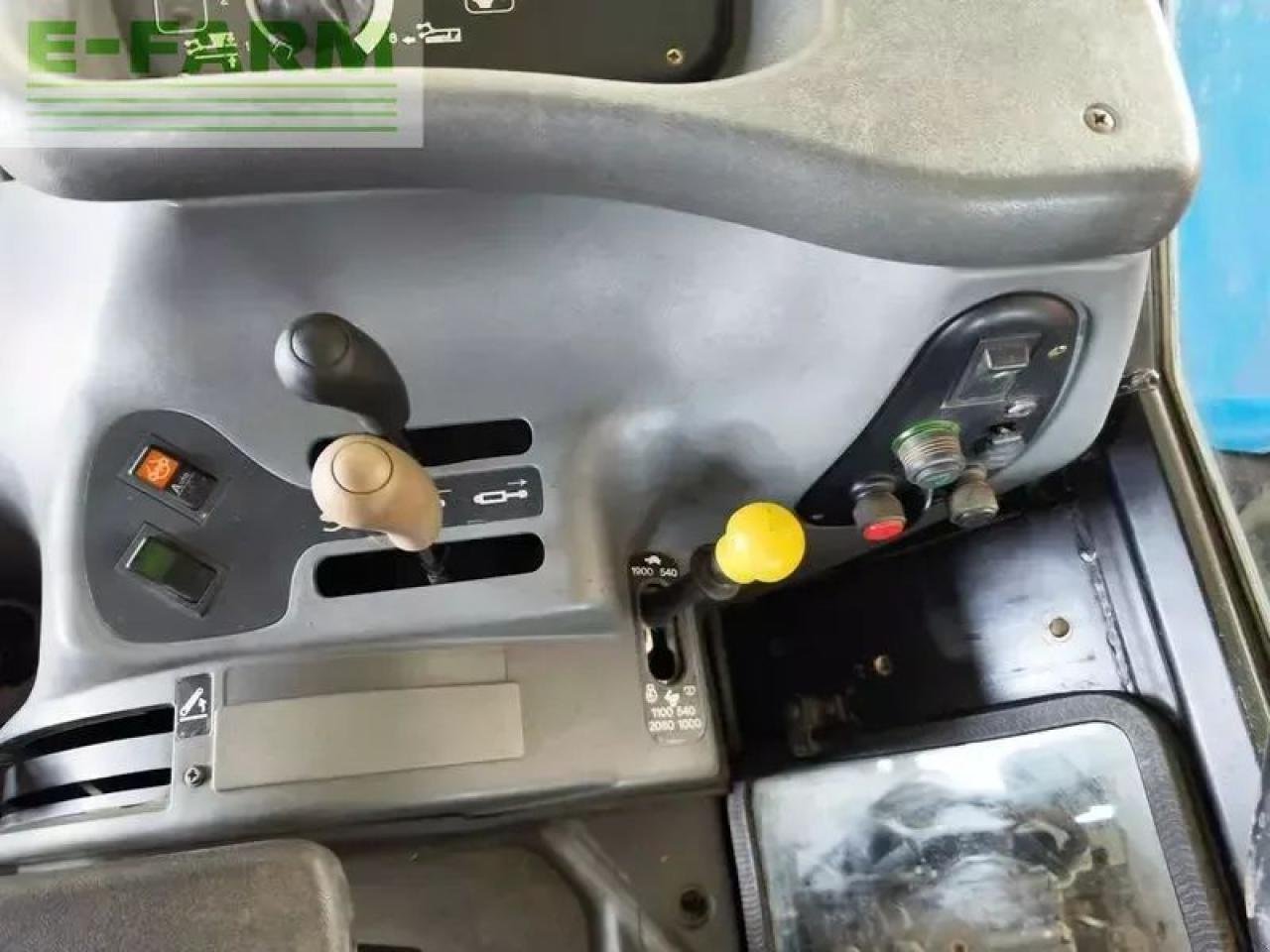 Traktor des Typs New Holland ts90, Gebrauchtmaschine in SANKT MARIENKIRCHEN BEI SCHÄRDING (Bild 11)