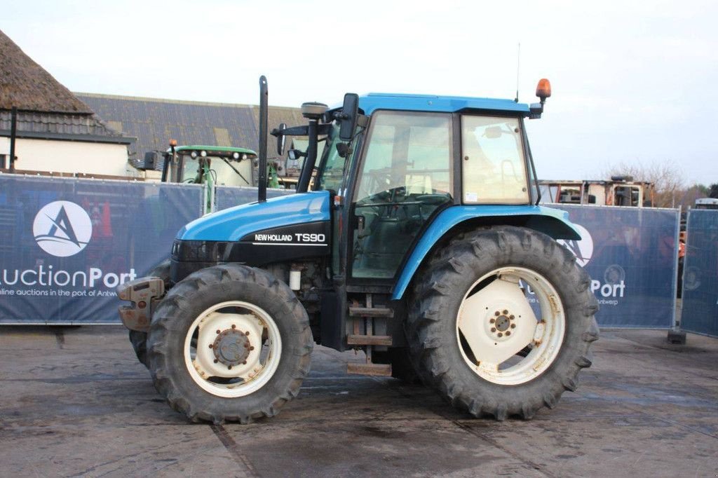 Traktor типа New Holland TS90, Gebrauchtmaschine в Antwerpen (Фотография 1)