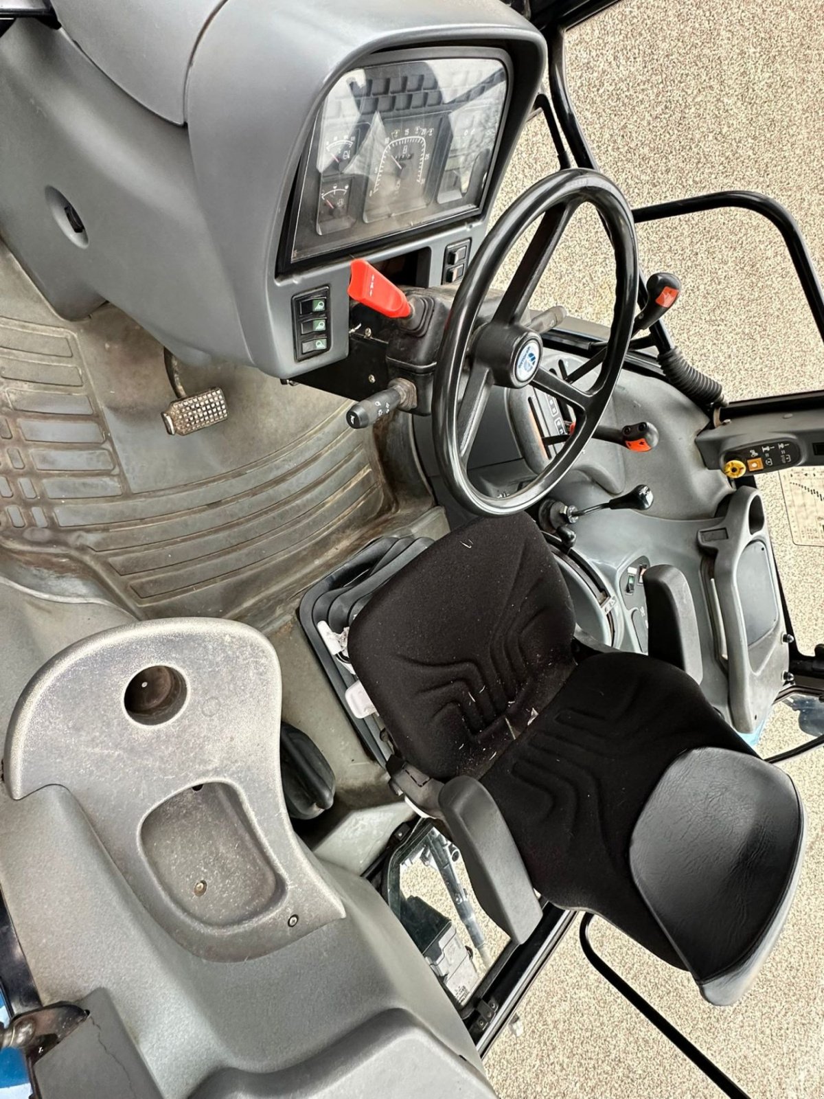 Traktor del tipo New Holland TS90, Gebrauchtmaschine In Linde (dr) (Immagine 3)