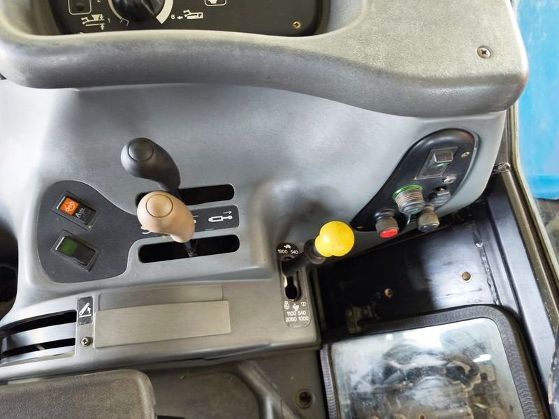 Traktor van het type New Holland TS90, Gebrauchtmaschine in St. Marienkirchen (Foto 11)