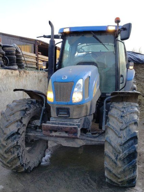 Traktor des Typs New Holland TSA 125, Gebrauchtmaschine in CHAMPLECY (Bild 1)