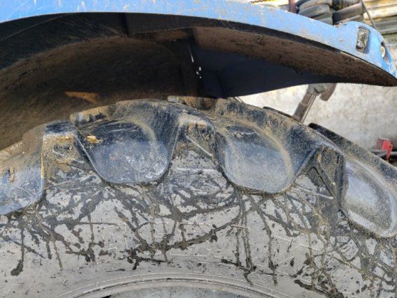 Traktor des Typs New Holland TSA 125, Gebrauchtmaschine in CHAMPLECY (Bild 8)