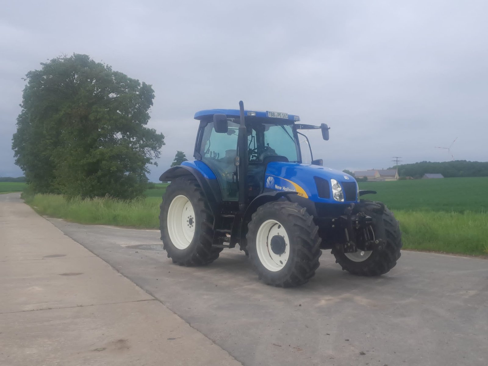 Traktor des Typs New Holland TSA 125, Gebrauchtmaschine in Creglingen (Bild 3)