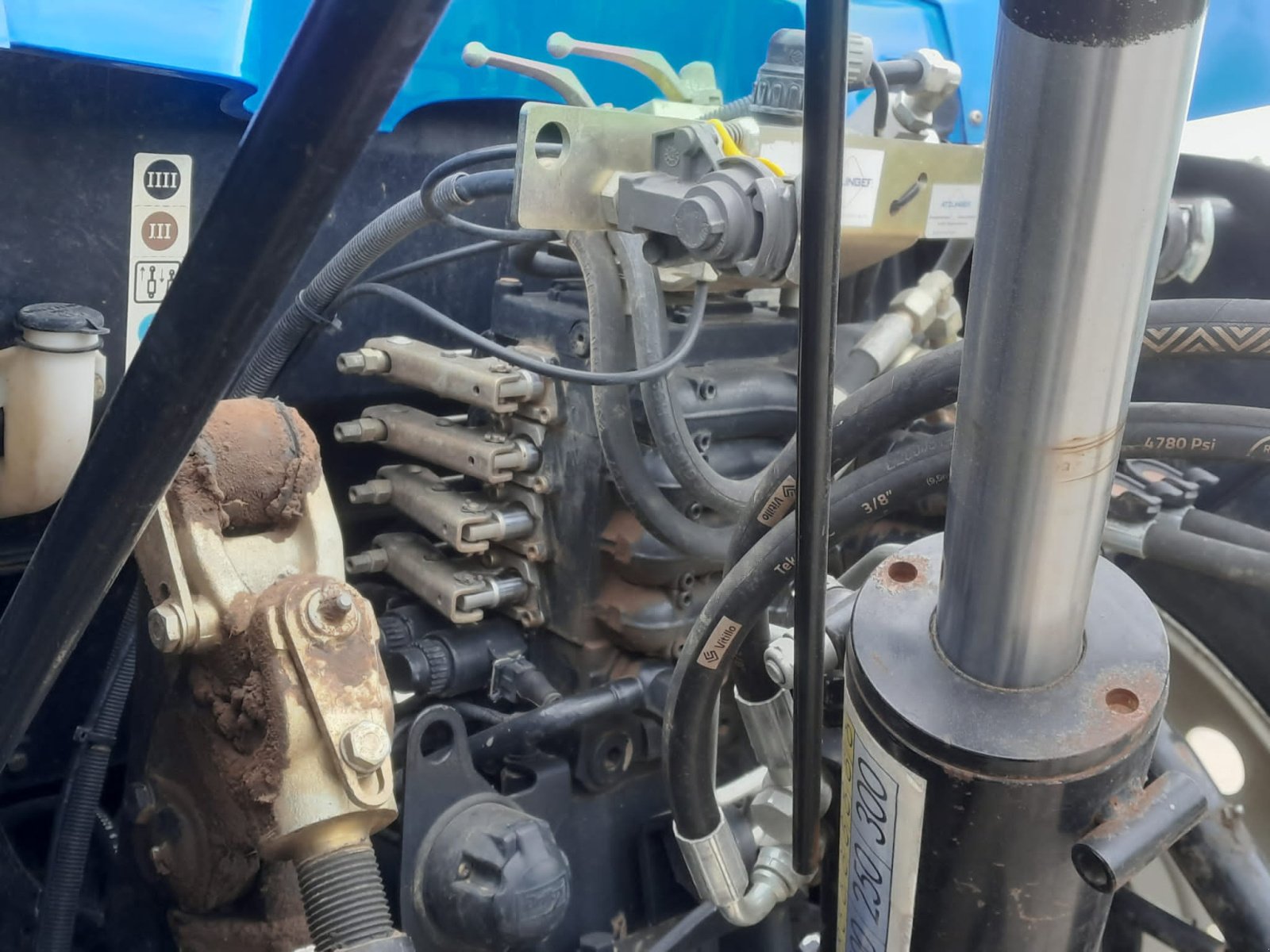 Traktor des Typs New Holland TSA 125, Gebrauchtmaschine in Creglingen (Bild 9)