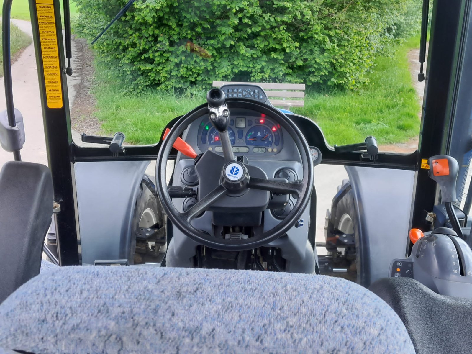 Traktor des Typs New Holland TSA 125, Gebrauchtmaschine in Creglingen (Bild 12)